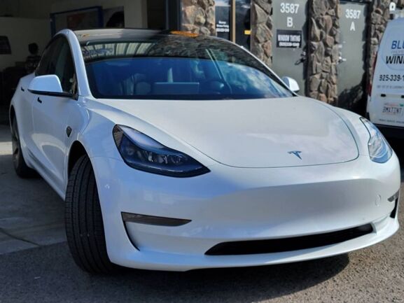 Tesla model 3 windshield